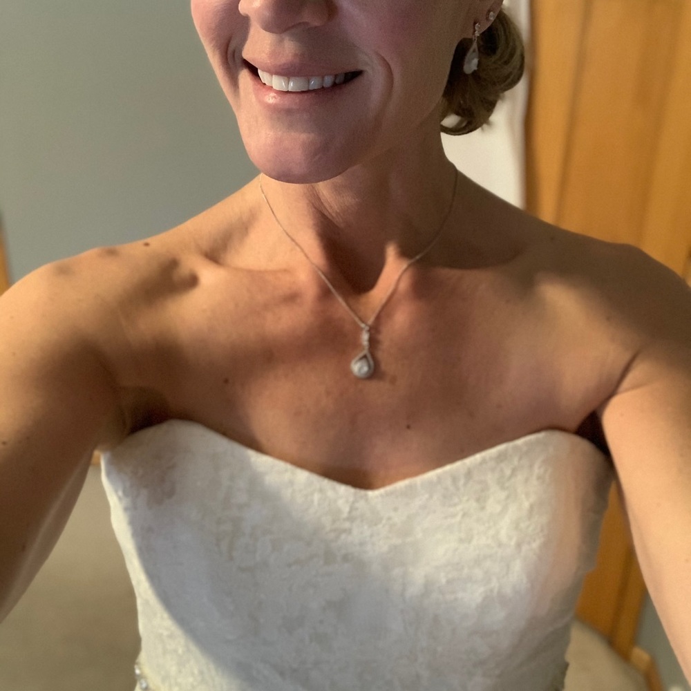 David’s Bridal Ivory Lace Wedding Dress